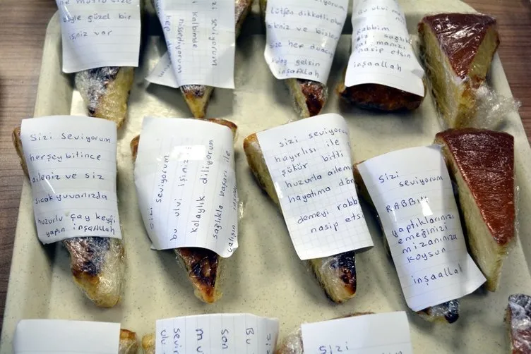 Sağlık çalışanlarını duygulandıran sürpriz Evlerinde pasta, börek