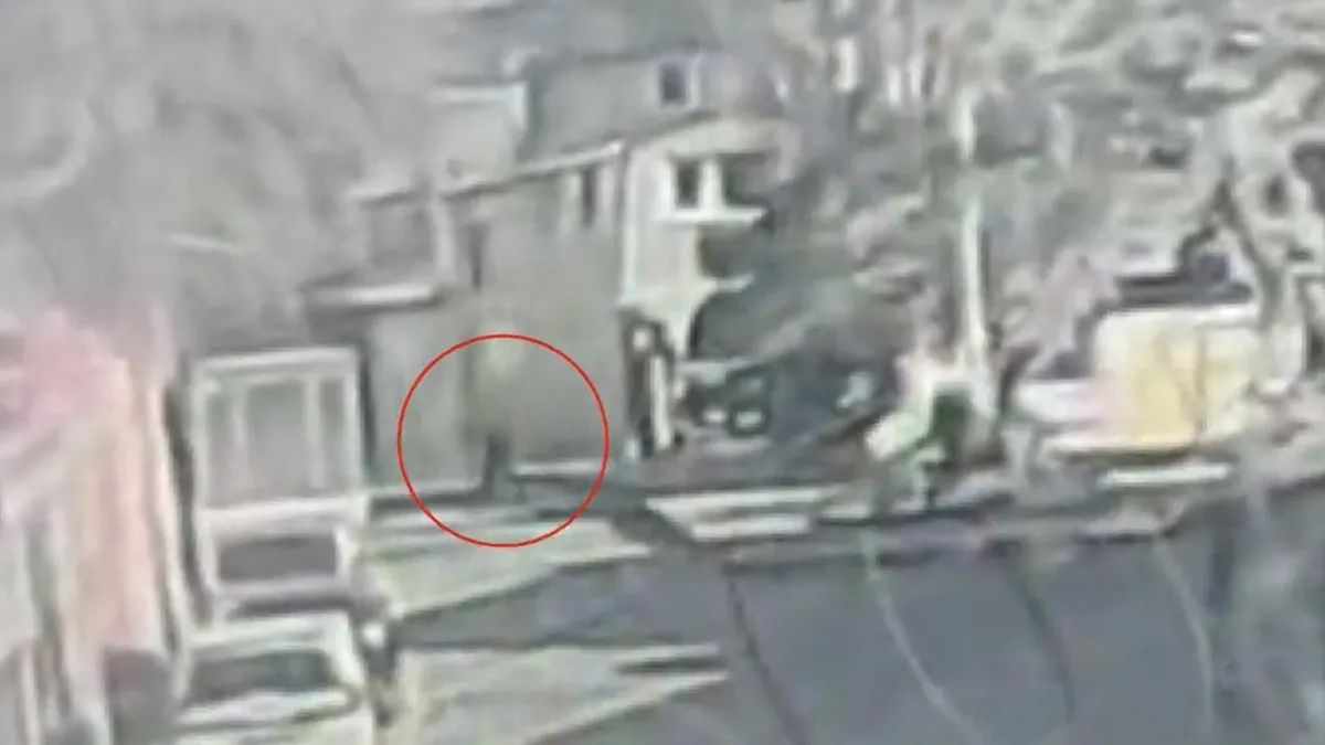 Beyoğlu’nda dehşet anları kamerada: Silahla saldırdı! 'Beni vuranı tanımıyorum' Beyoğlu’nda dehşet anları kamerada: Silahla saldırdı! 'Beni vuranı tanımıyorum'