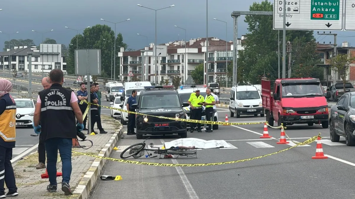 Düzce'de minibüsün çarptığı bisikletli adam öldü