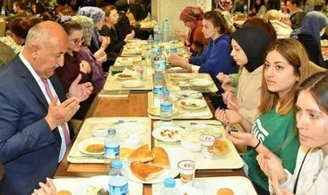 Vali Tekbıyıkoğlu, gençlerin iftar sofrasına misafir oldu #kirikkale