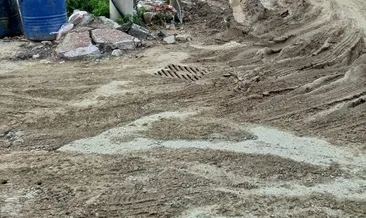 Milas’ta aylardır yapılamayan yol çamur deryasına döndü