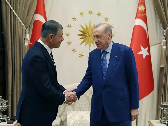 baskan-erdogan-cemil-tugayi-kabul-etti-1790793284469.jpeg Başkan Erdoğan, Cemil Tugay'ı kabul etti