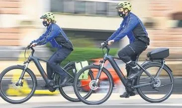 Polis elektrikli bisikleti denedi