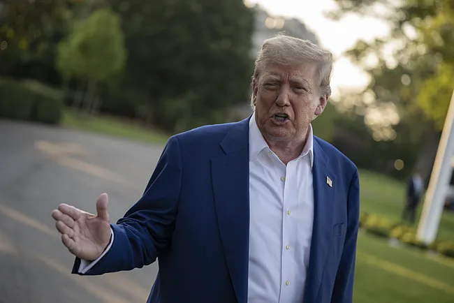 trumptan-iranda-rejim-degisikligi-mesaji-biz-kaos-istemiyoruz-1750789629091.jpeg Trump'tan 'İran'da rejim değişikliği' mesajı: Biz kaos istemiyoruz