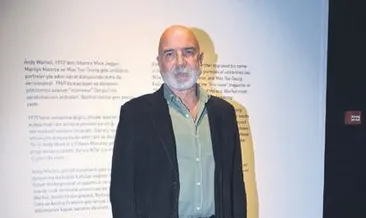Andy Warhol’un eserleri sergileniyor