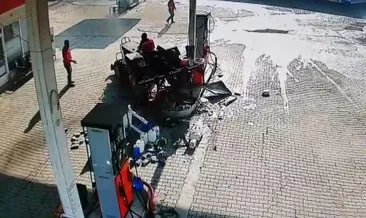 Traktörde ayağı gaza basılı kaldı: Pompayı yıktı geçti! O anlar kamerada! #hatay
