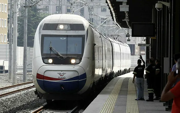 detaylar-belli-oldu-turkiye-hizli-tren-hatlariyla-baglanacak-1623469212405.jpg