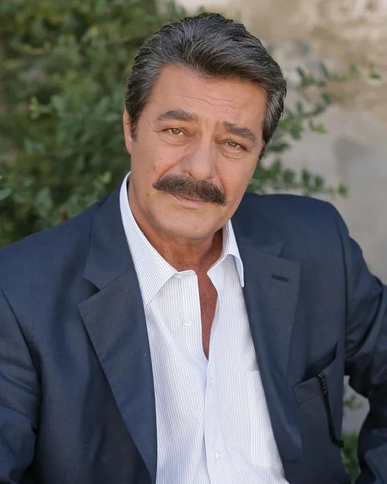 Yeşilçam’ın ünlü ismi Kadir İnanır’ın yeğeni de ünlü çıktı! Aslında hepimiz tanıyormuşuz...