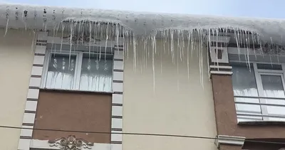 Kars’ta Mart ayında kış geri döndü