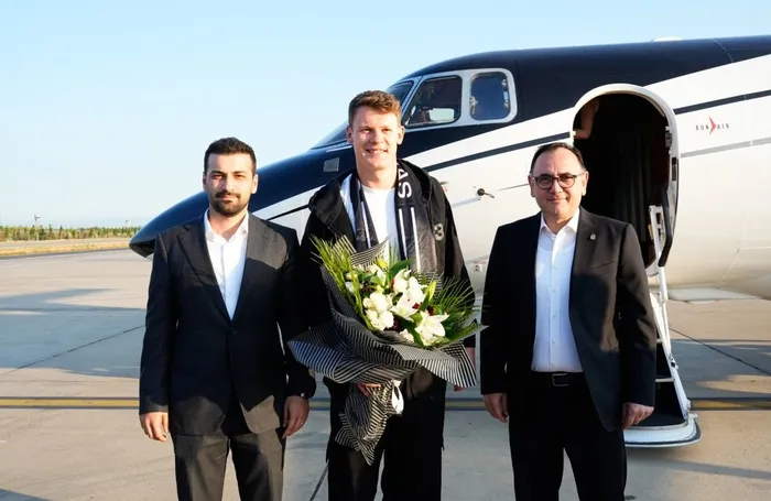 besiktasin-yeni-transferi-alexander-nubel-istanbulda-1783445183079.jpg
