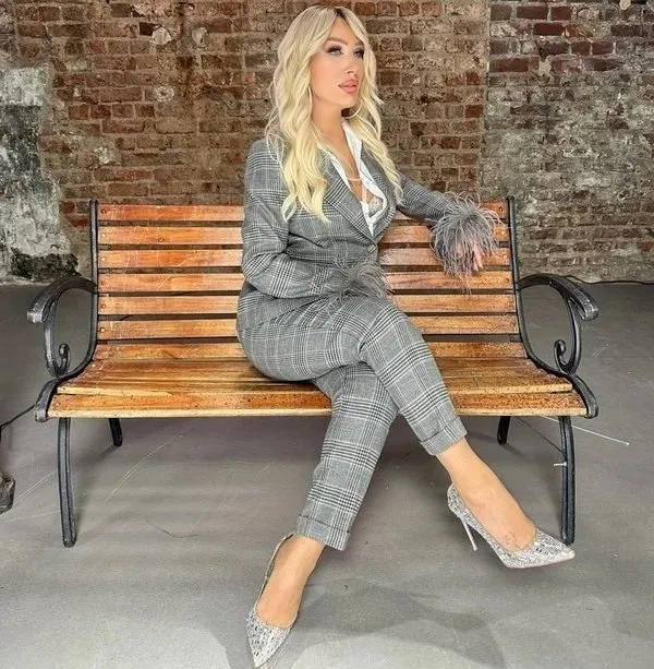 Filtresiz paylaşımları çok konuşulmuştu! Seda Sayan’ın fotoğrafına Safiye Soyman’dan olay yorum