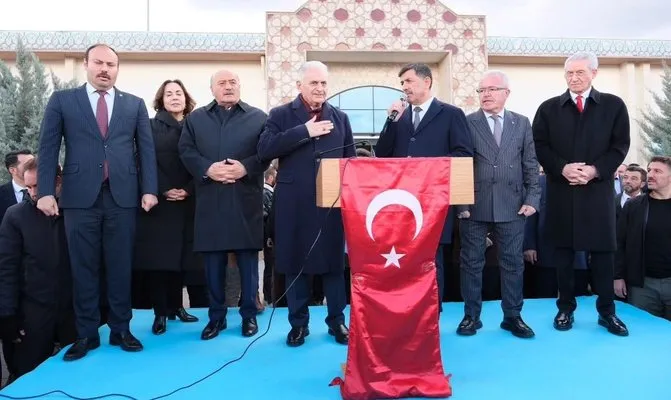 Binali Yıldırım memleketi Erzincan’da Cumhur İttifakı Adayı Aksun’a destek istedi