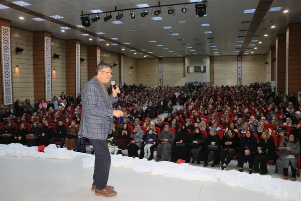 yazar-kapaklikayadan-aile-ici-iletisim-konulu-seminer-1701278077007.jpg
