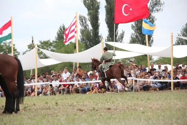 Avrupa’nın göbeğinde Turan kurultayı