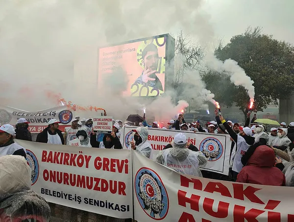 chpli-belediye-islerine-son-vermisti-ankaraya-yuruyorlar-haykiracagiz-1646539089378.jpg CHP'li belediye işlerine son vermişti! Ankara’ya yürüyorlar: