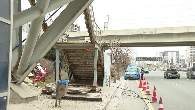 Mansur Yavaş’tan Ankaralıya ölüm yolu! Tadilat var güvenlik yok: Bitmeyen üst geçit