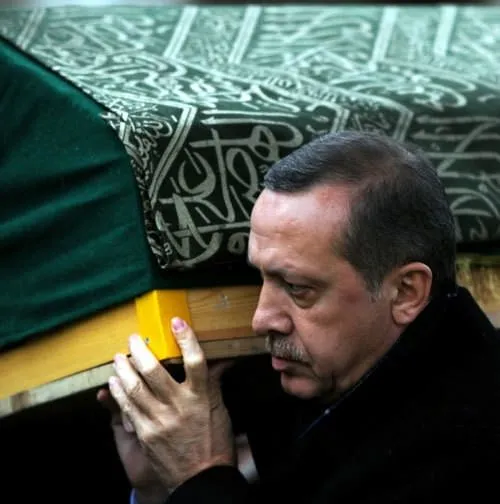 Erdoğan hocasını son yolculuğuna uğurladı