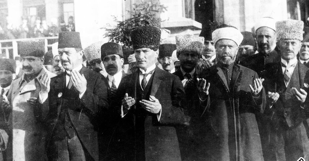 bir meclis boyle acildi pazar sabah
