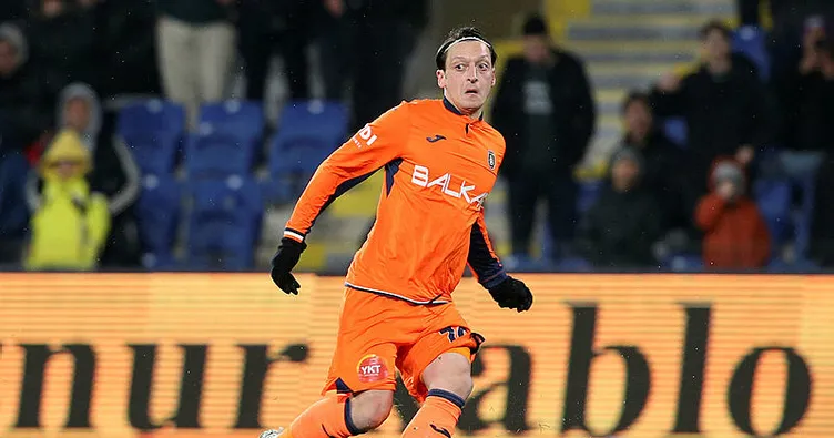 Mesut Özil, futbola veda etti