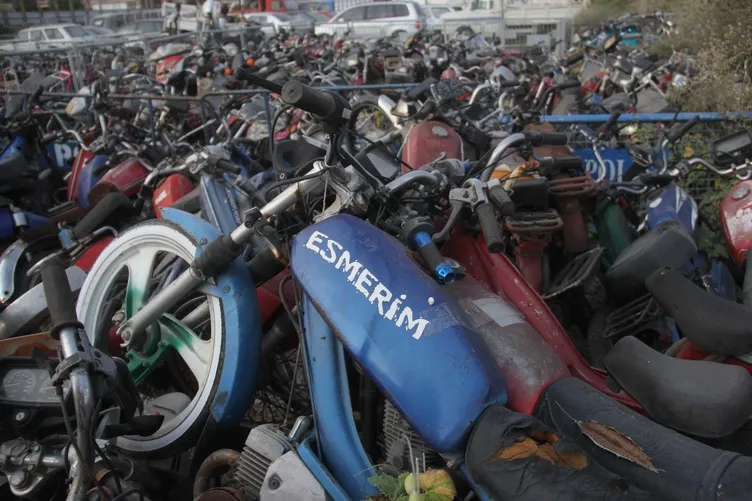 Adana’da 'bombalı motosiklet' alarmı