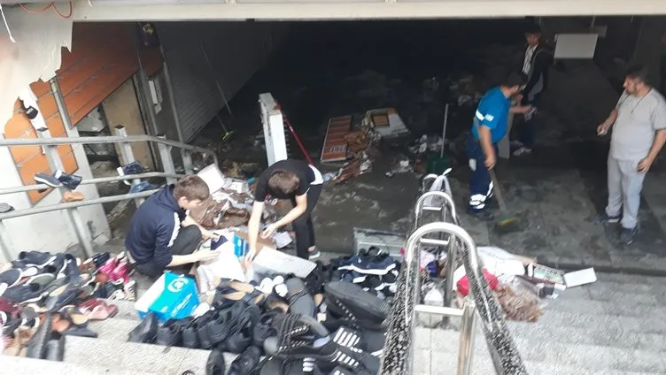 Eminönü'nde selin ardından son durum