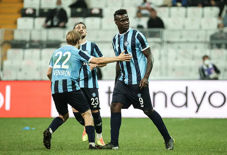 son-dakika-mario-balotelli-yunus-akgunu-dovdu-mu-adana-demirspor-baskani-murat-sancak-acikladi-1652514075546.jpg