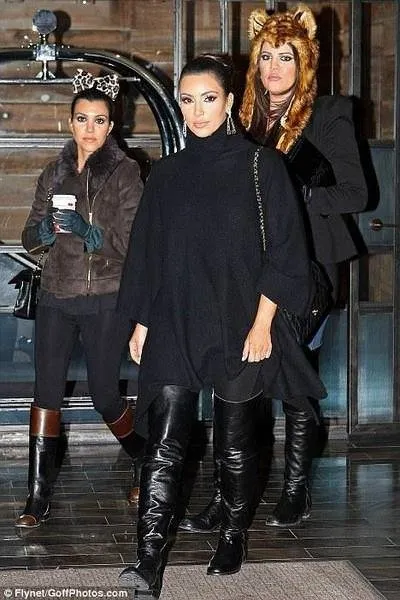 Kardashian kardeşler birlikte poz verdi