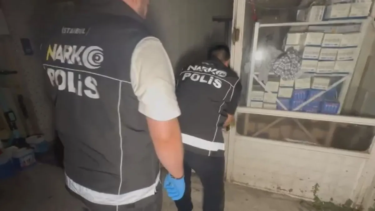 İstanbul ve Sakarya Emniyet Müdürlükleri’nden ortak operasyon: 339 kilogram uyuşturucu ele geçirildi İstanbul ve Sakarya Emniyet Müdürlükleri’nden ortak operasyon: 339 kilogram uyuşturucu ele geçirildi