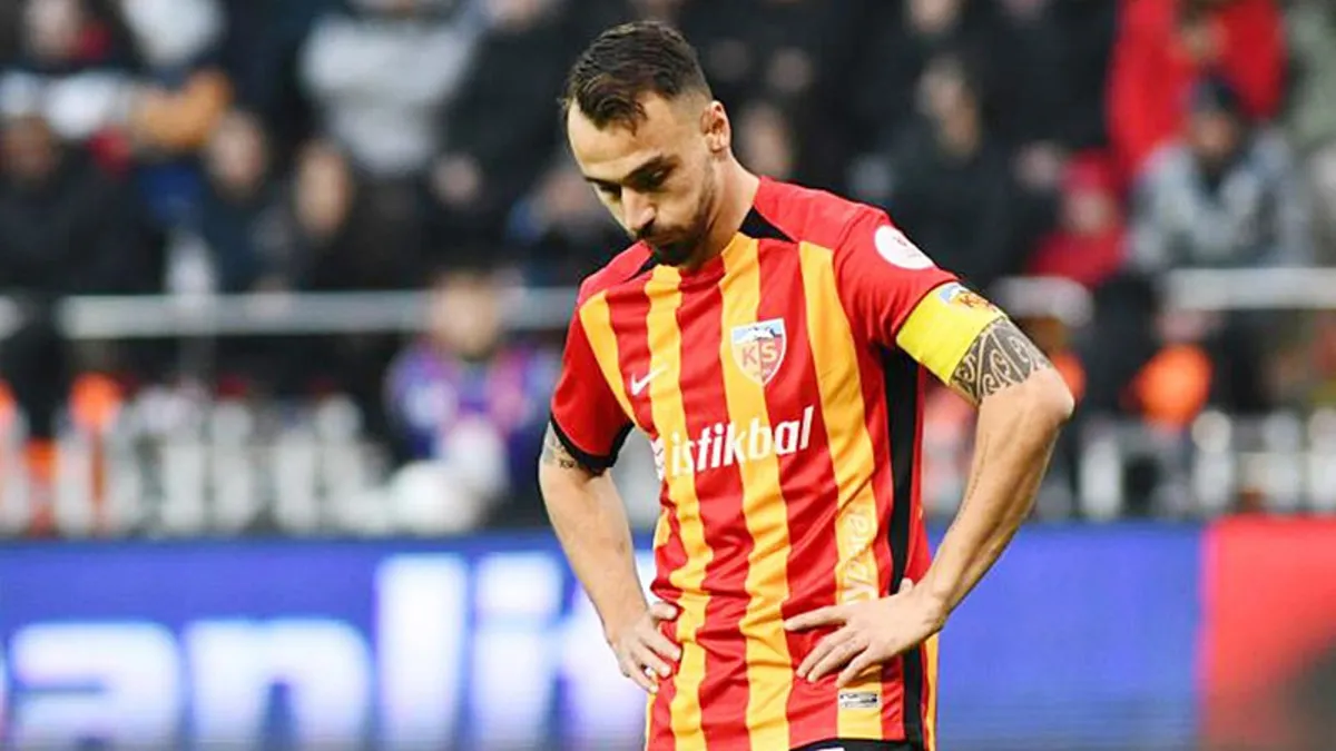 Kayserispor’da Gökhan Sazdağı, taraftarlardan ve camiadan özür diledi! Kayserispor’da Gökhan Sazdağı, taraftarlardan ve camiadan özür diledi!