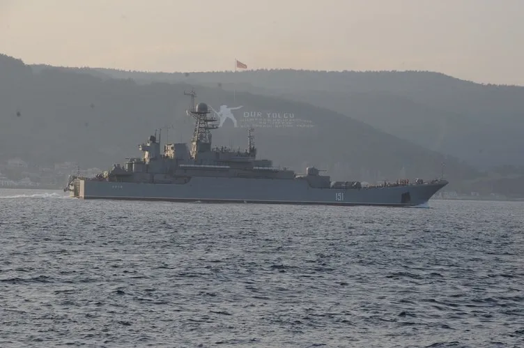 Rus askeri gemileri İstanbul Boğazı’ndan geçti