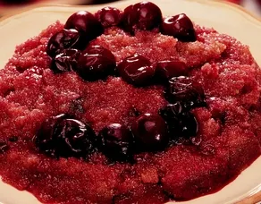 Vişneli İrmik Helvası