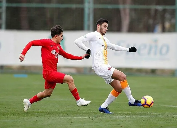 Galatasaray'ın Antalya kampı nasıl geçti? Öne çıkanlar, yıldızı parlayanlar...