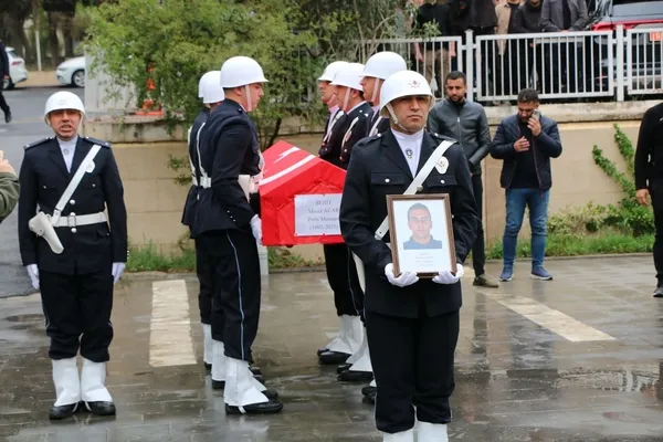 sanliurfada-sehit-olan-polis-memleketine-ugurlandi-1743322031187.jpg