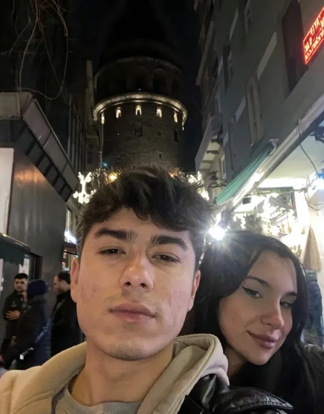 son-dakika-hakan-cakir-cinayetinde-kan-donduran-detaylar-katillerin-fotografi-kan-dondurdu-uzun-namlulu-silahl-1755240257589.jpeg SON DAKİKA… Hakan Çakır cinayetinde kan donduran detaylar! Katillerin fotoğrafı kan dondurdu: Uzun namlulu silahlar…