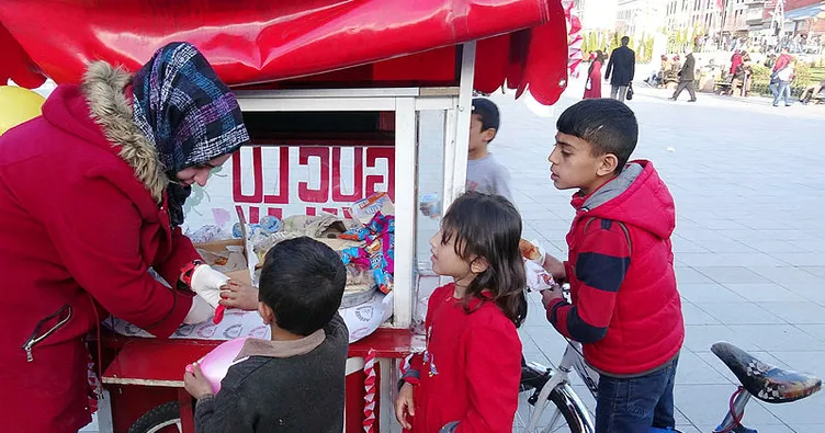 İyilik Hareketi' Ãyesi Ãniversiteliler, Sokakta Yemek DaÄıttı ile ilgili görsel sonucu