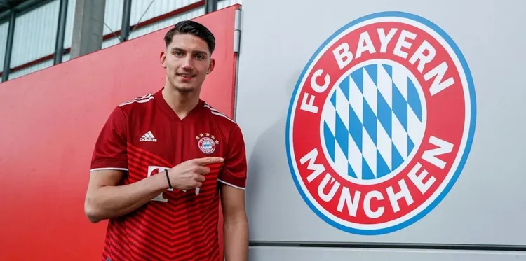 yusuf-kabadayi-bayern-munih-ile-sozlesme-imzaladi-1644428597125.jpg