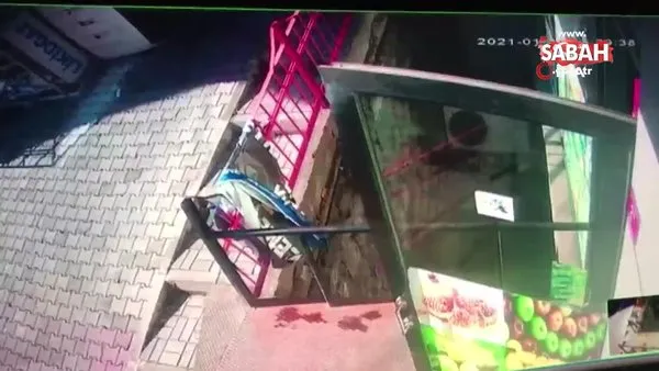 Devrilen kamyonetten tüplerin sokağa dökülmesi kamerada | Video