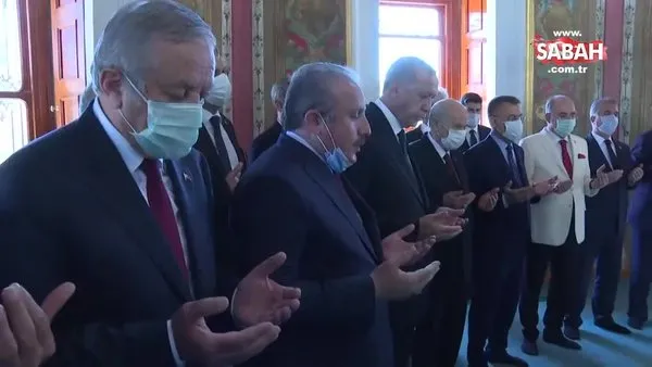Fatih'in türbesinde duayı Meclis Başkanı Şentop okudu | Video