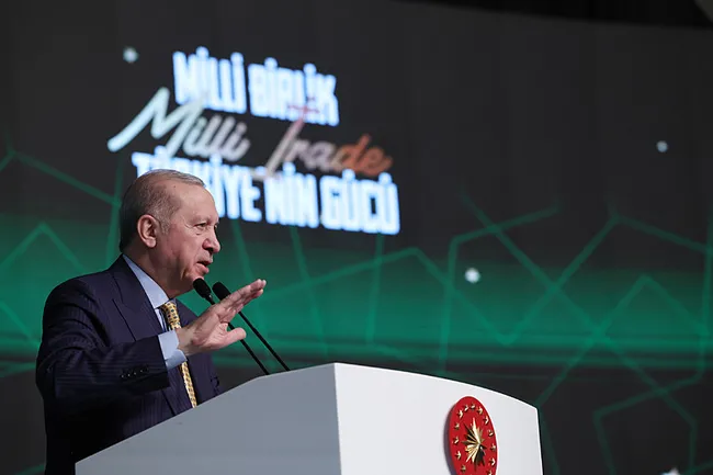 son-dakika-baskan-erdogandan-iran-mesaji-ulkemizi-ates-cukurunun-uzaginda-tutuyoruz-1773427674790.jpeg SON DAKİKA | Başkan Erdoğan'dan İran mesajı: Ülkemizi ateş çukurunun uzağında tutuyoruz