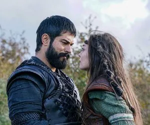 Kuruluş Osman’ın Targun Hatun’u Zeynep Tuğçe Bayat ünlü oyuncunun eşi çıktı! Kuruluş Osman'ın Targun Hatun'u sosyal medyanın ilgi odağı oldu...