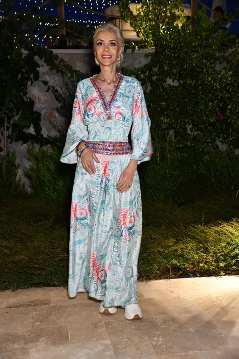 Hastanede ziyaretçi akınına uğrayan Tanyeli sosyal medyadan duyurdu: Lütfen gelmeyin!