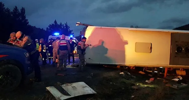 son dakika erzincan in refahiye ilcesinde otobus kazasi cok sayida yarali var son dakika yasam haberleri