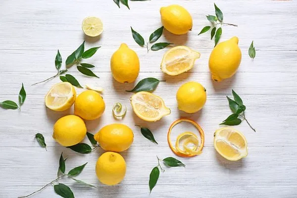 Yatağınızın başucunda limonla uyumanın şok edici faydası