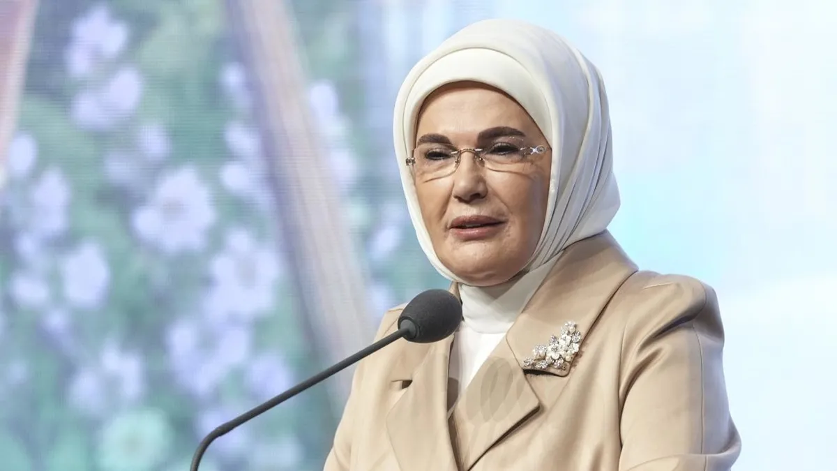 Emine Erdoğan, Avrupa şampiyonu olan A Milli Kadın Voleybol Takımı'nı kutladı