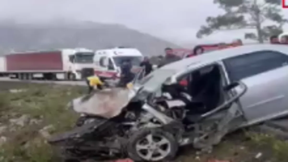 Antalya’da kaza: TIR ve otomobil çarpıştı! 2 yaralı Antalya’da kaza: TIR ve otomobil çarpıştı! 2 yaralı