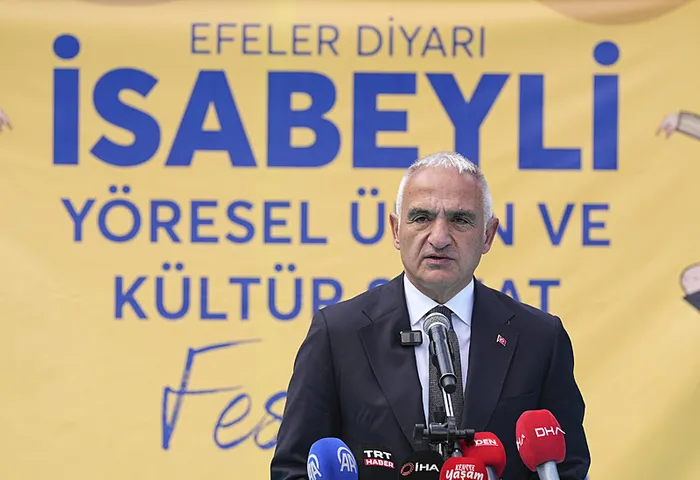 bakan-ersoydan-formula-1-ve-yaz-turizmi-aciklamasi-kurban-bayrami-tatili-9-gun-olur-mu-1777794259971.jpg