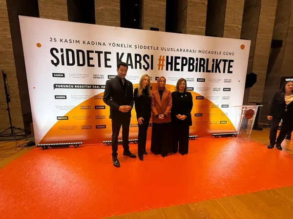 kadem-kadin-cinayetlerini-durdurmak-icin-siddete-karsi-hep-birlikte-kampanyasini-baslatti-1764008316641.jpg
