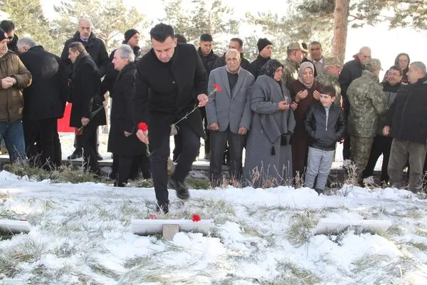 dumlu-sehitleri-58-yilinda-dualarla-anildi-1733577786237.jpg