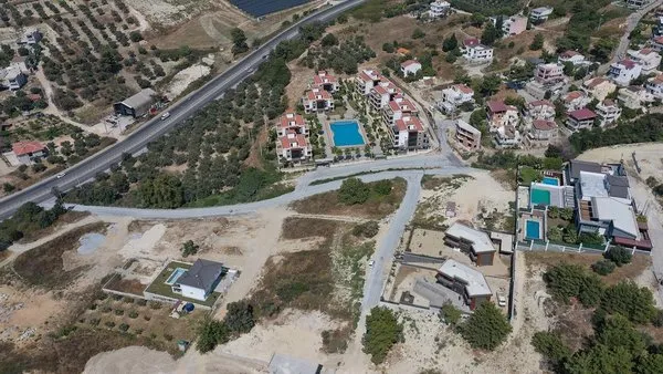 kusadasi-belediyesi-hizmet-etmiyor-edene-de-engel-oluyor-1761298474323.jpg