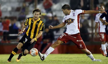 38’lik Diego Forlan’dan sürpriz transfer